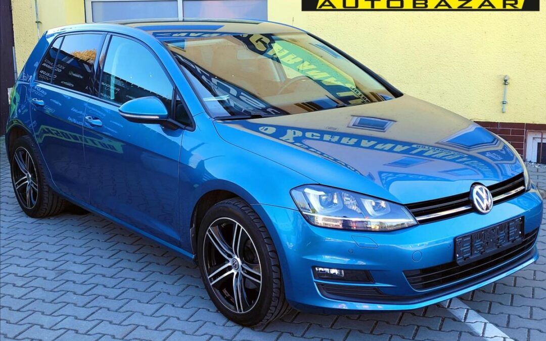 Volkswagen Golf 1,2 CZ, VÝBAVA, SERV.KN.CEBIA